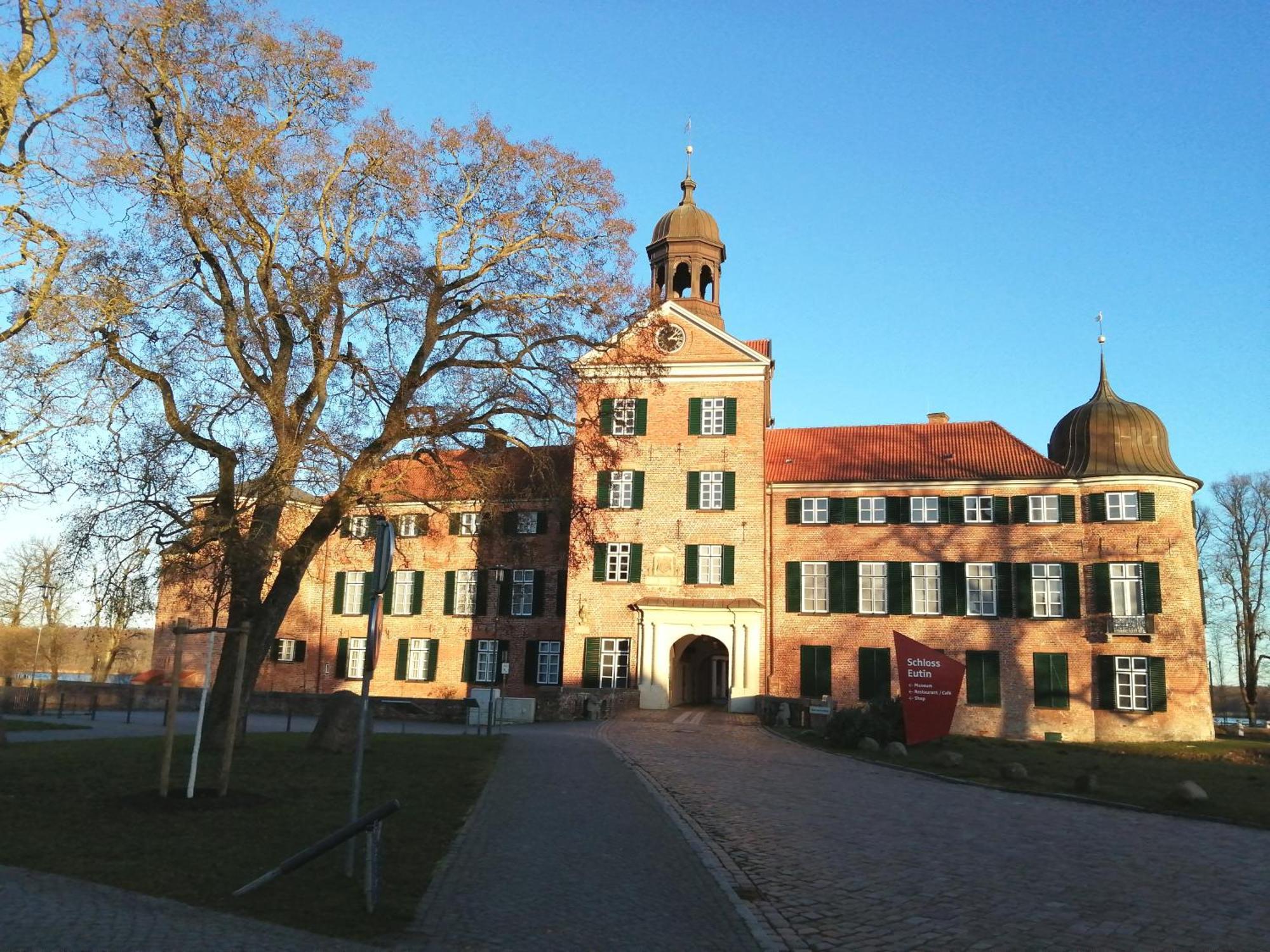 Grosses Ferienhaus Mit 4 Schlafzimmern オイティン エクステリア 写真